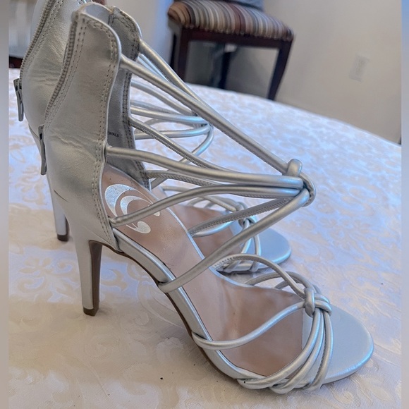 Silver summer shoes - Picture 2 of 5